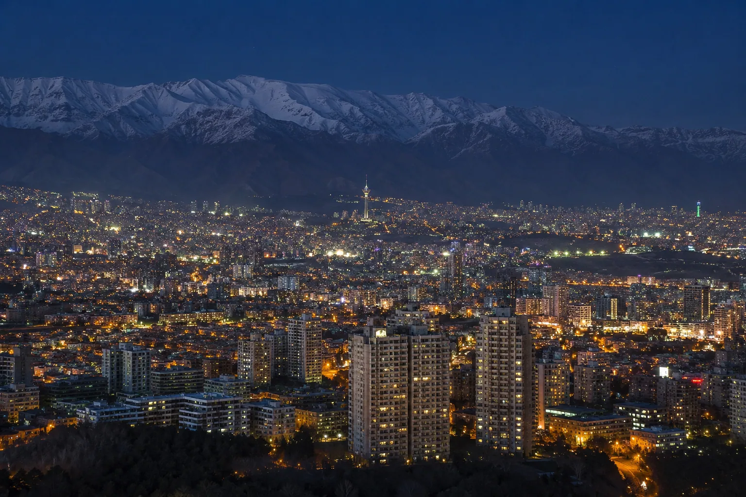 تهران؛ نور شهر و سکوت البرز